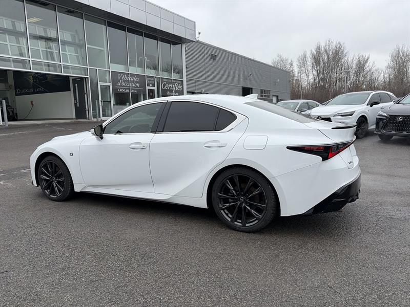 lexus IS 300 2024 - 9