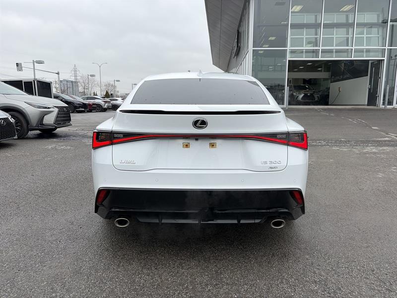 lexus IS 300 2024 - 12