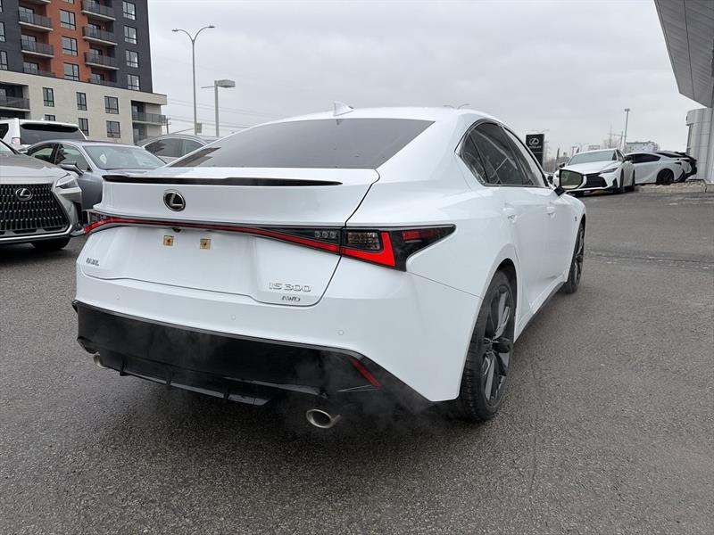 lexus IS 300 2024 - 13