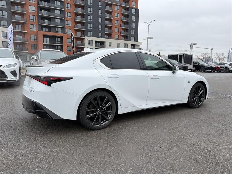 lexus IS 300 2024 - 15