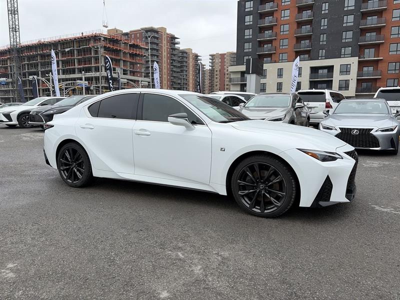 lexus IS 300 2024 - 17