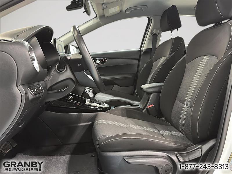 kia Forte 2023 - 11