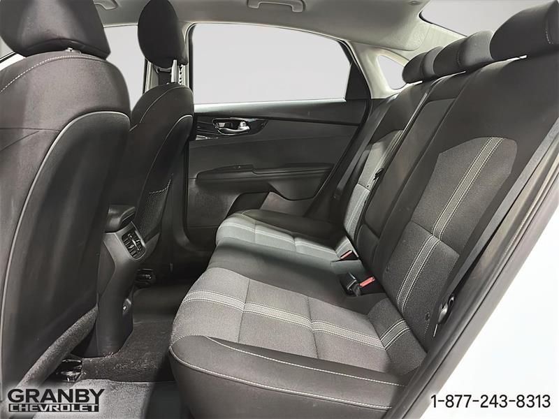 kia Forte 2023 - 12