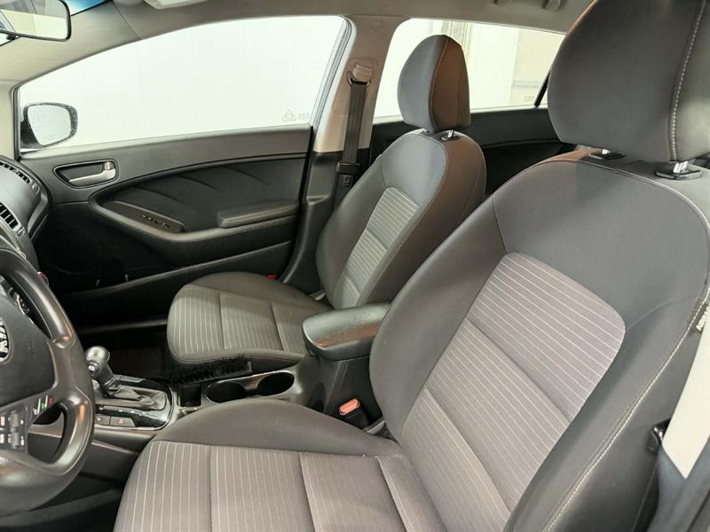 kia Forte 2018 - 11