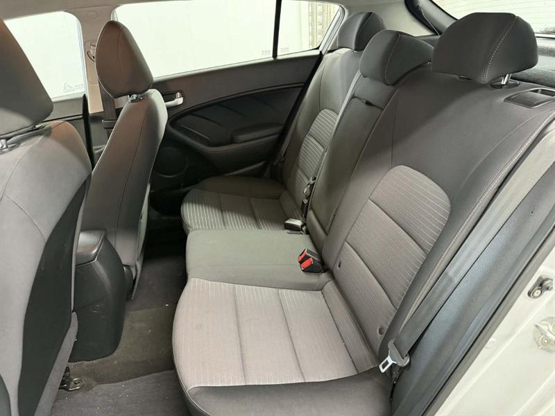 kia Forte 2018 - 12
