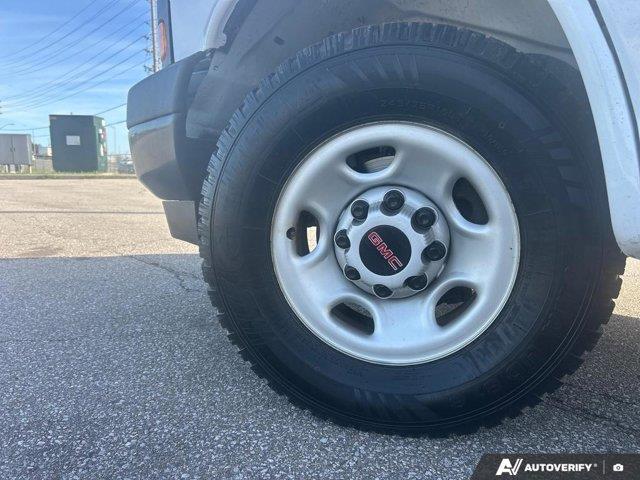 gmc Savana Cargo Van 2023 - 9