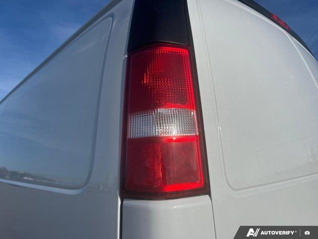 gmc Savana Cargo Van 2023 - 14
