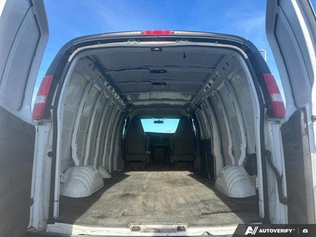 gmc Savana Cargo Van 2023 - 15