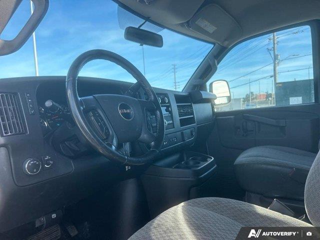 gmc Savana Cargo Van 2023 - 16