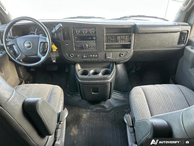 gmc Savana Cargo Van 2023 - 27