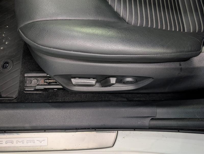 toyota Camry Hybrid 2023 - 13