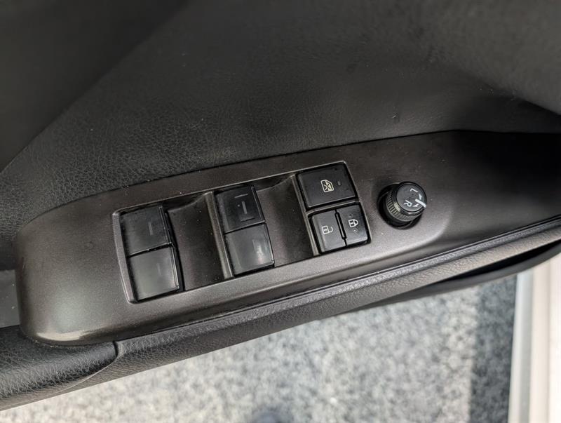 toyota Camry Hybrid 2023 - 14