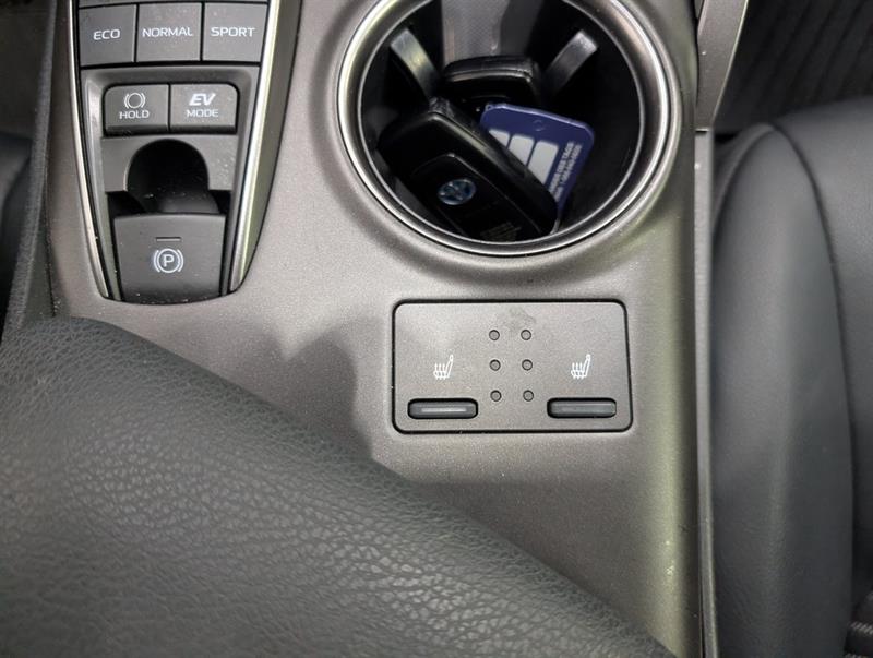 toyota Camry Hybrid 2023 - 16
