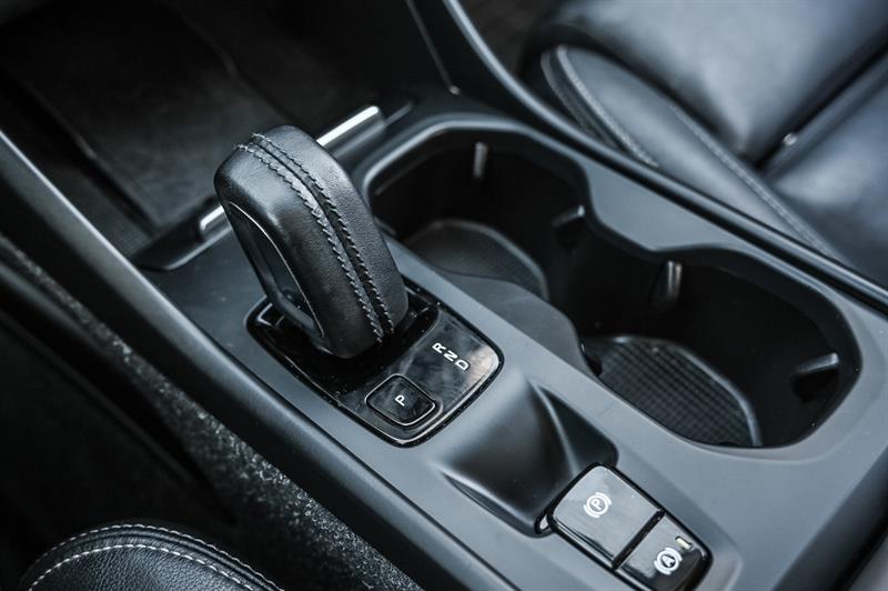 volvo XC40 2020 - 17