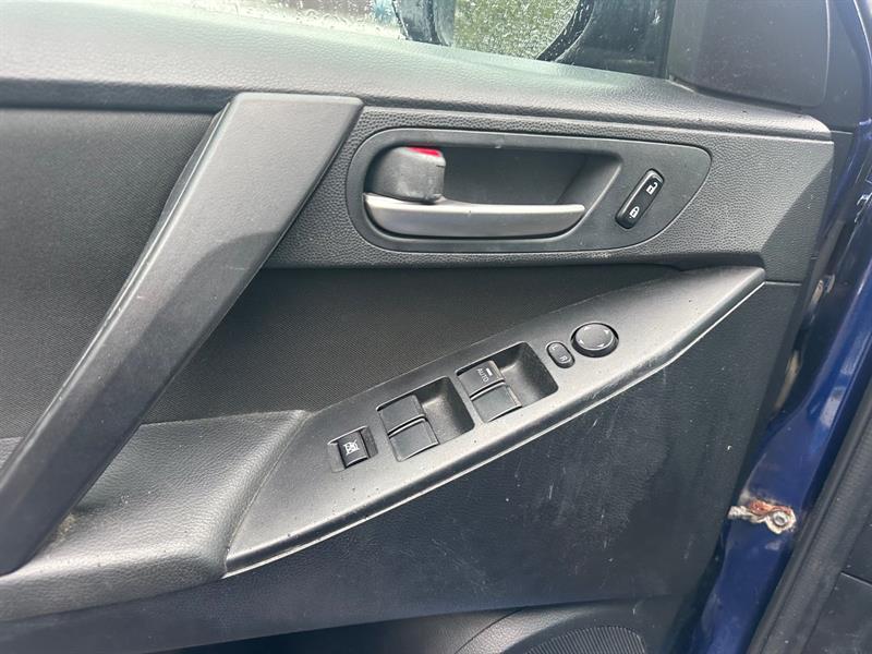 mazda Mazda3 2012 - 10