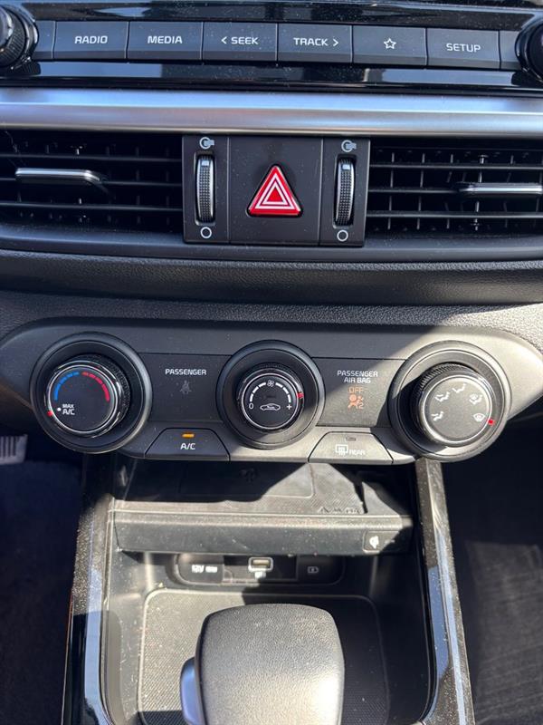 kia Forte 2024 - 18