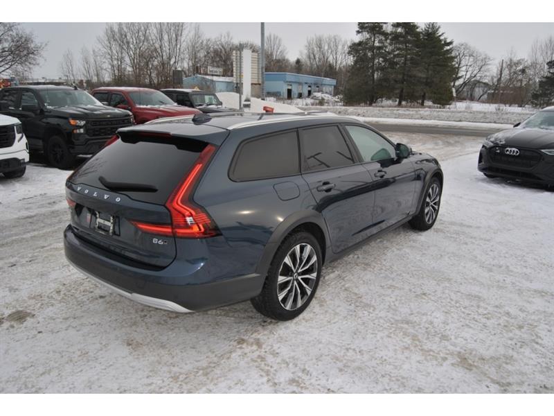 2022 Volvo V90 - Image 5