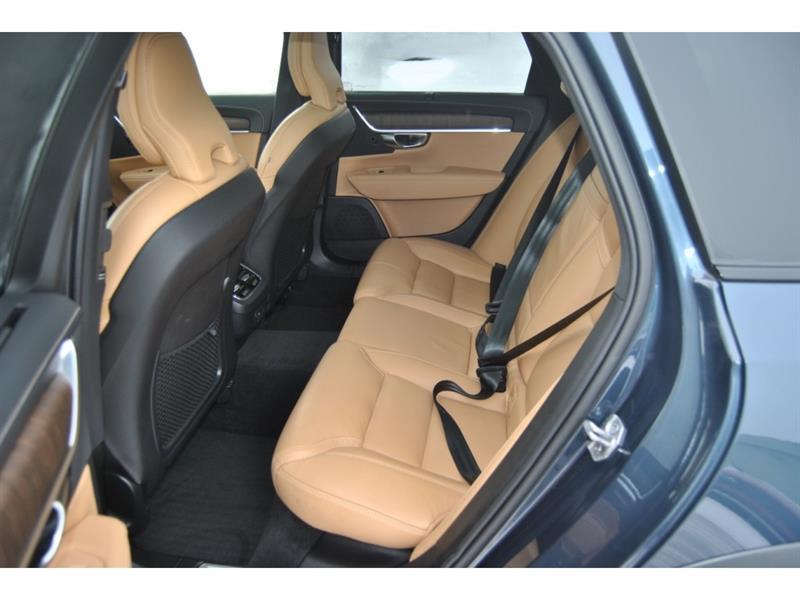 2022 Volvo V90 - Image 10