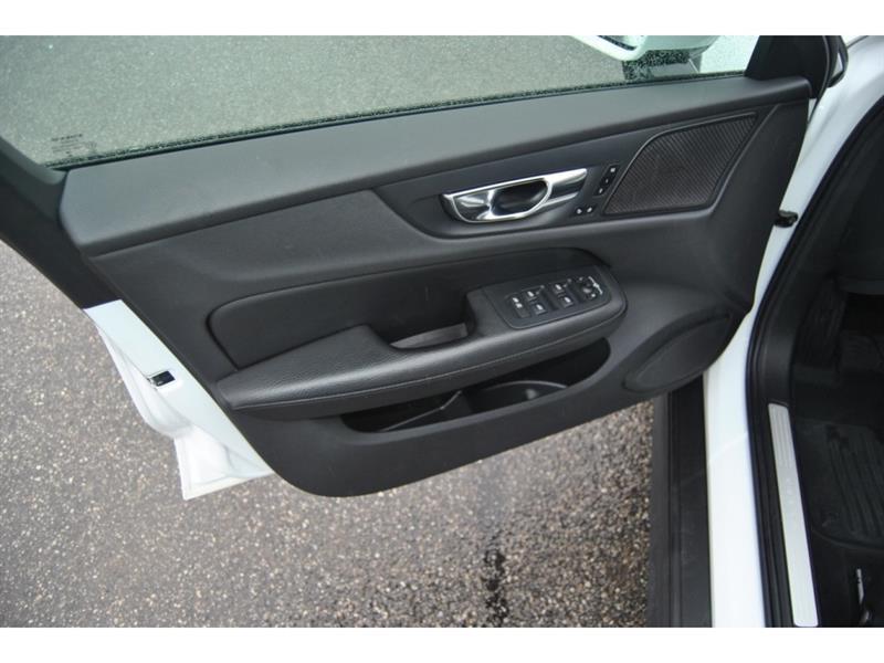 2020 Volvo V60 - Image 12