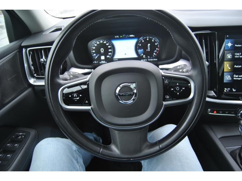 2020 Volvo V60 - Image 14