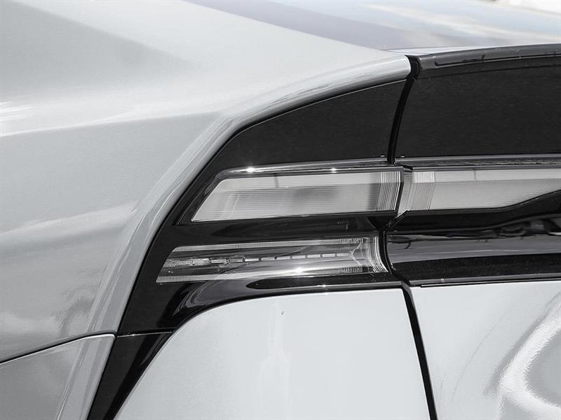2026 Toyota Prius - Image 10