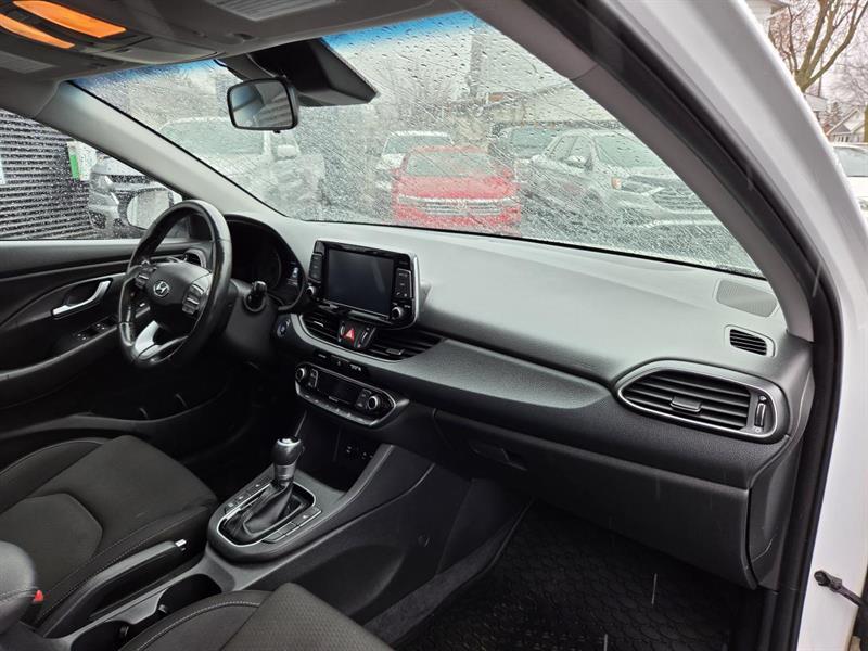 2018 Hyundai Elantra - Image 10