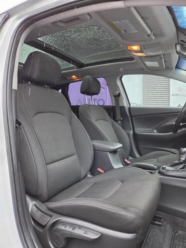 2018 Hyundai Elantra - Image 11