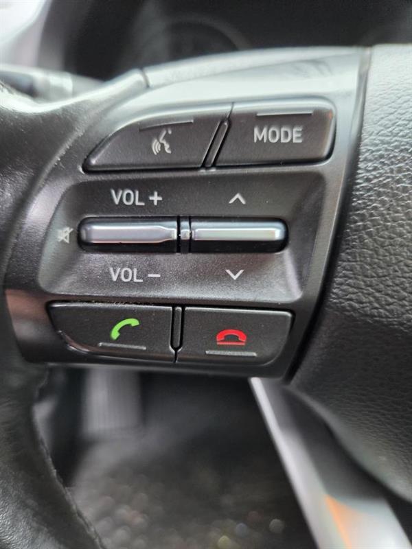 2018 Hyundai Elantra - Image 18