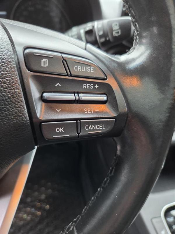 2018 Hyundai Elantra - Image 19