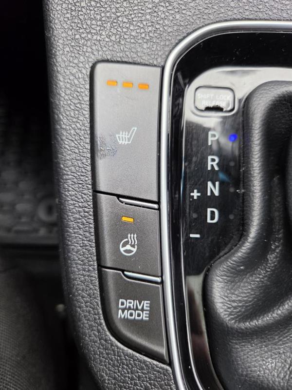 2018 Hyundai Elantra - Image 20