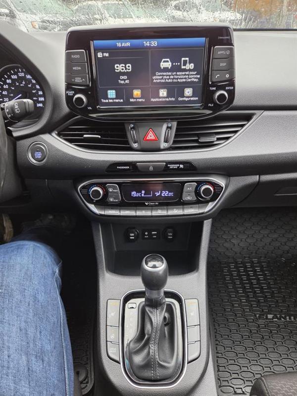 2018 Hyundai Elantra - Image 21