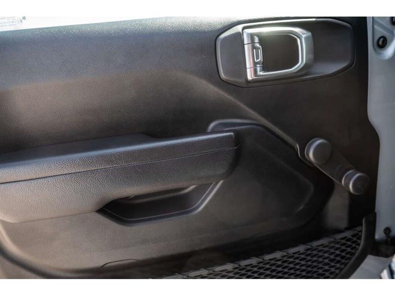 jeep Wrangler 2022 - 13