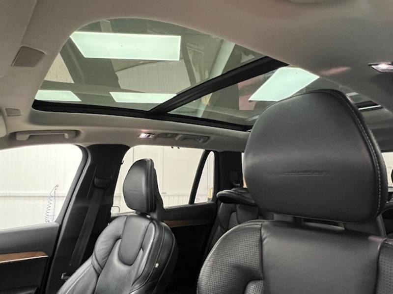 volvo XC90 2018 - 32