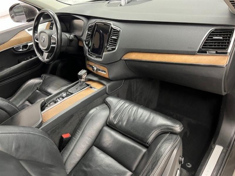 volvo XC90 2018 - 36
