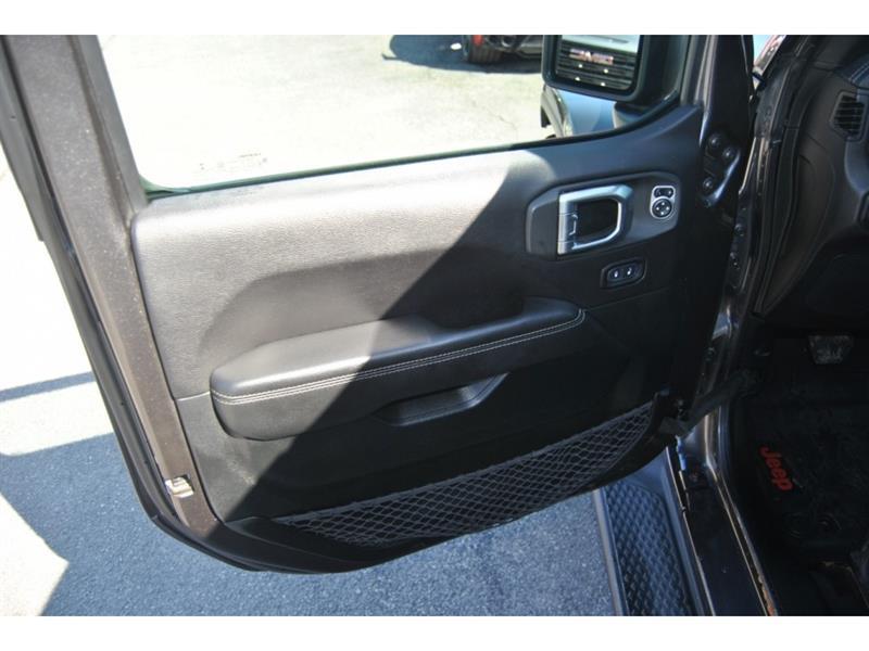 2020 Jeep Gladiator - Image 11