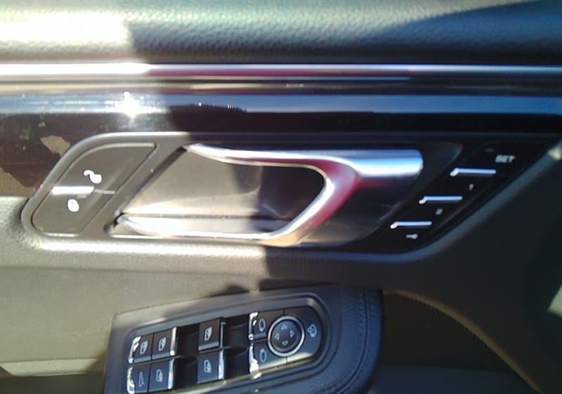 Porsche Macan 16