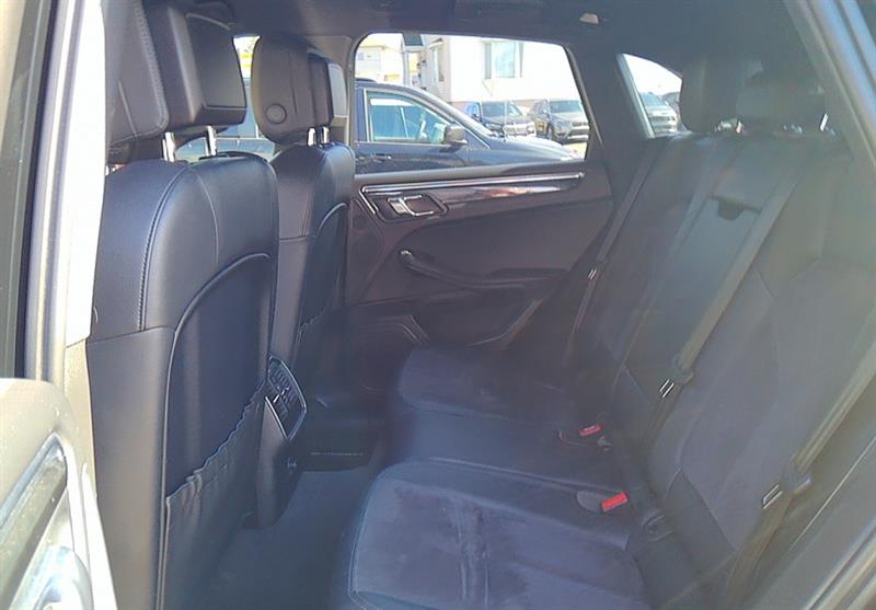 Porsche Macan 18