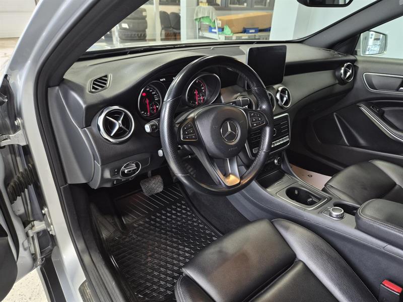 mercedes-benz GLA-Class 2019 - 10