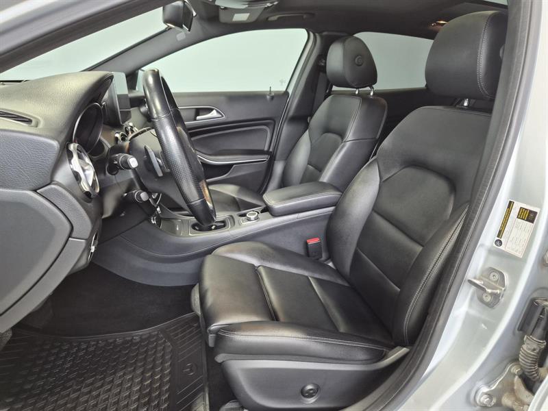 mercedes-benz GLA-Class 2019 - 12