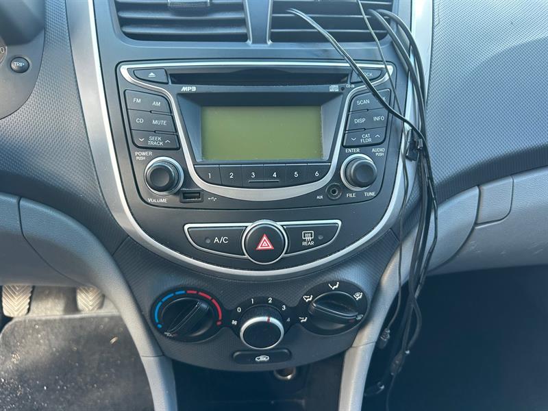 hyundai Accent 2012 - 5