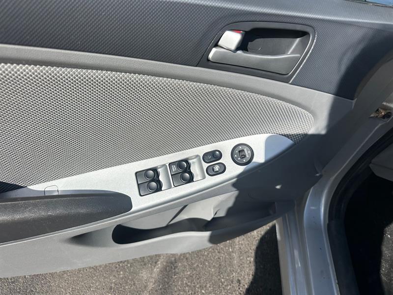 hyundai Accent 2012 - 8