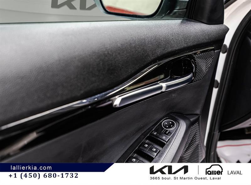 2025 Kia Seltos - Image 12