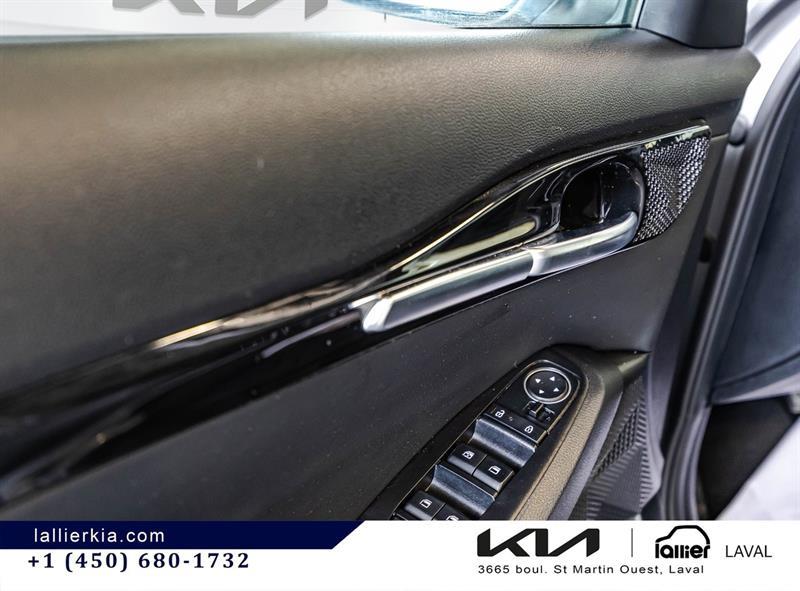 2025 Kia Seltos - Image 12