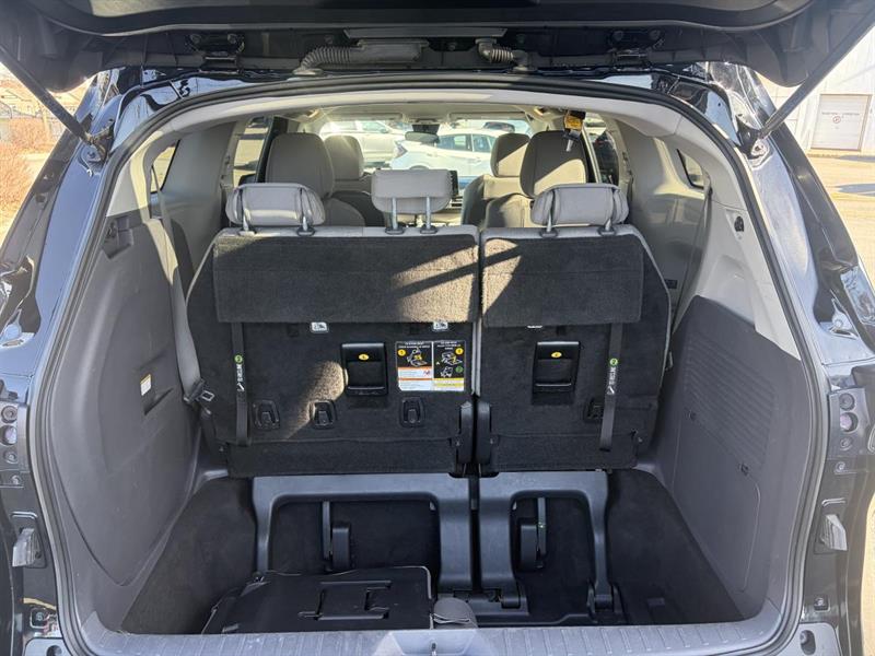 toyota Sienna 2022 - 9
