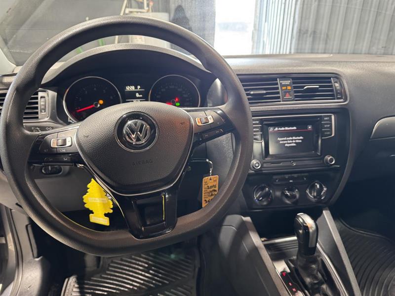 volkswagen Jetta 2016 - 12