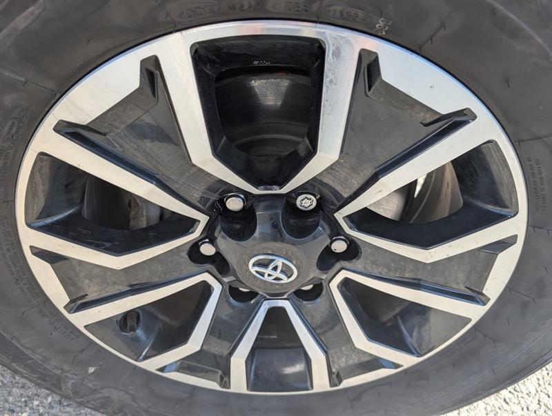 toyota Tacoma 2022 - 26