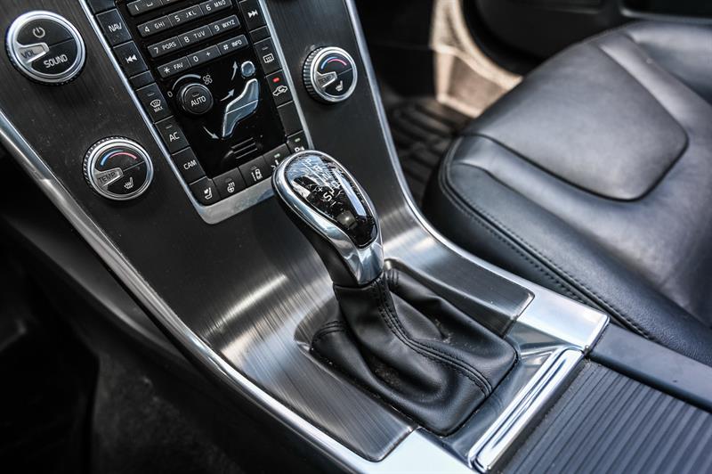 volvo XC60 2016 - 13