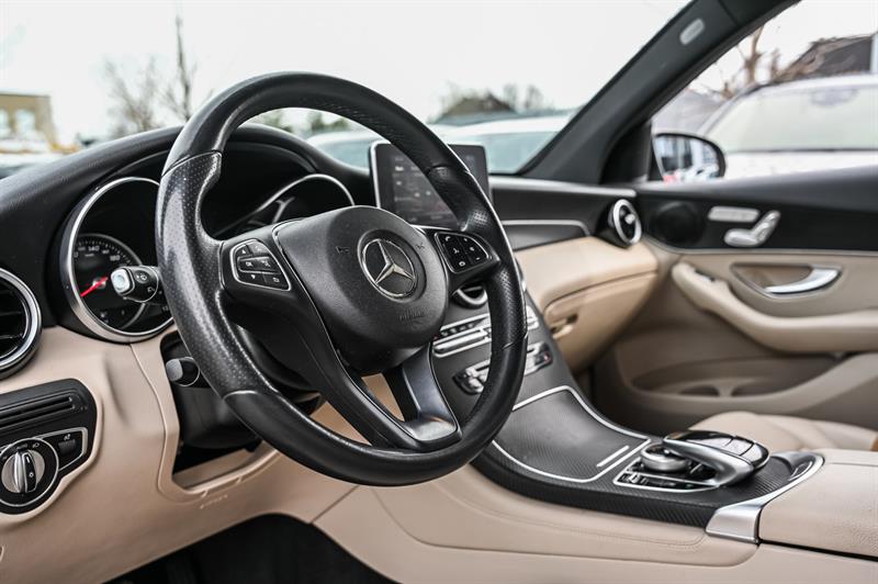 mercedes-benz GLC300 2018 - 15