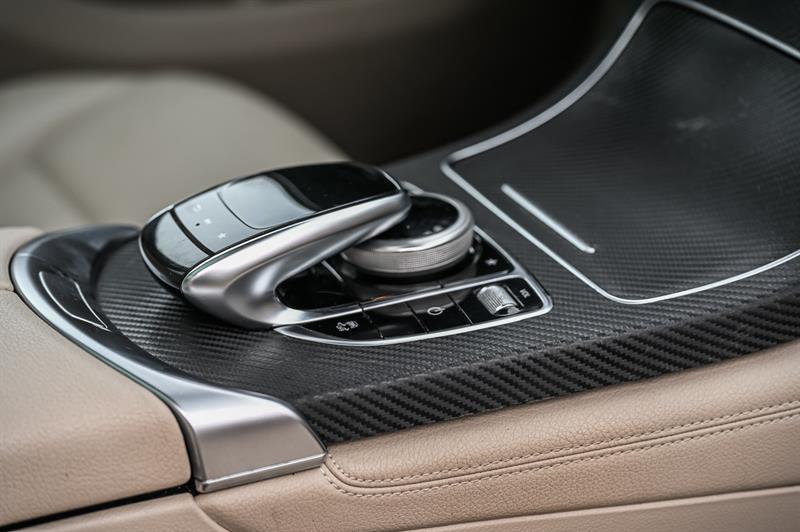 mercedes-benz GLC300 2018 - 27