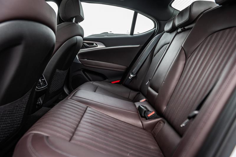 genesis G70 2023 - 32